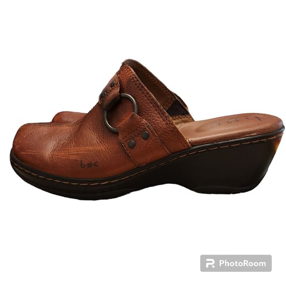 BOC Born Concepts Size 7M Brown Leather Clogs Metal O Ring Buckle 2 1/4" Heel - Picture 10 of 11
